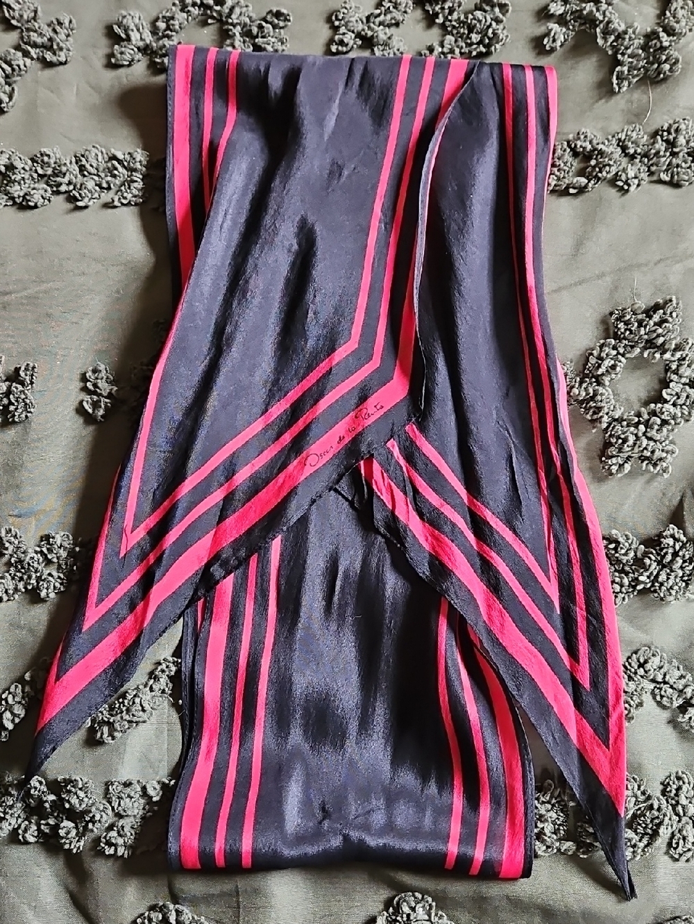 Oscar de la Renta black and red silk scarf